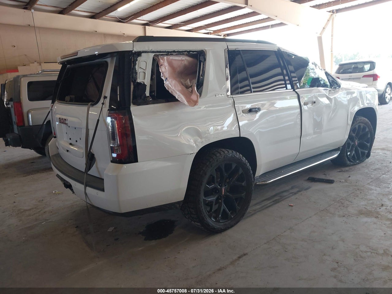 2015 GMC YUKON SLE · 4/12