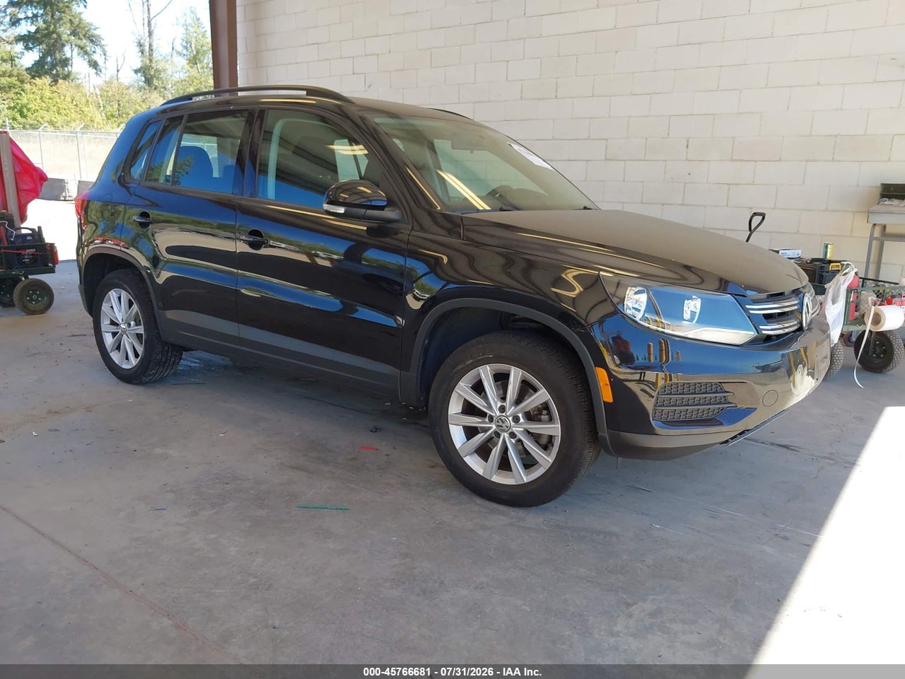 WVGBV7AX0HK****** · 2017 VOLKSWAGEN TIGUAN 2.0T/2.0T S
