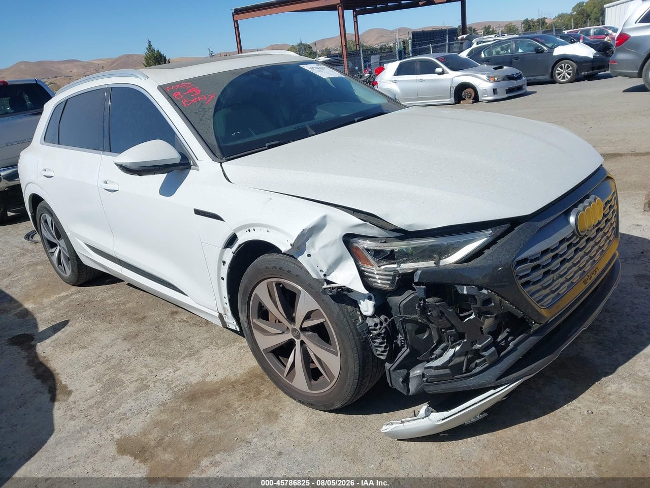 WA15AAGE9RB****** · 2024 AUDI Q8 E-TRON PREMIUM PLUS QUATTRO