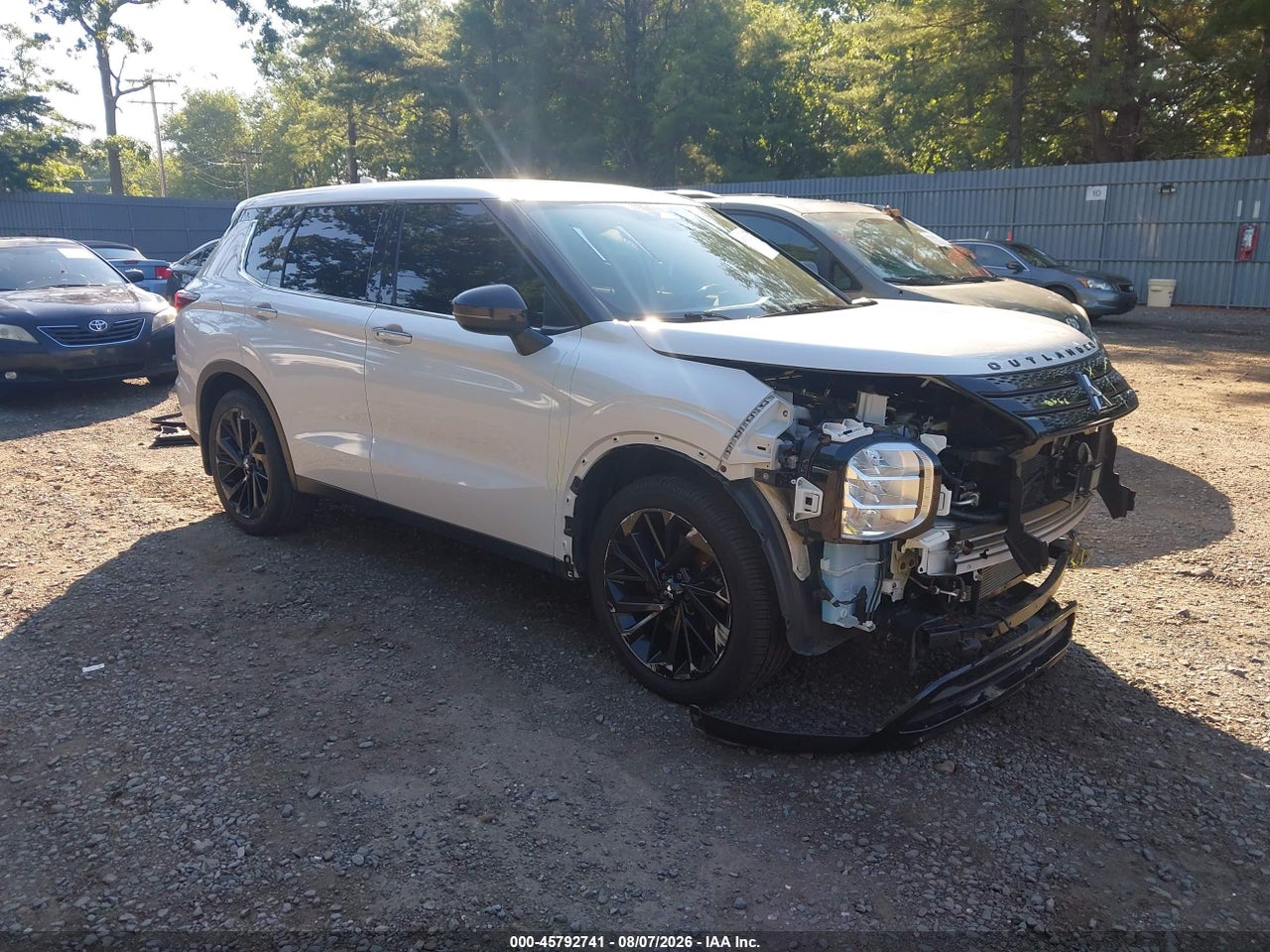 JA4J3UA81NZ****** · 2022 MITSUBISHI OUTLANDER BLACK EDITION 2WD/SE 2.5 2WD/SE LAUNCH EDITION 2WD