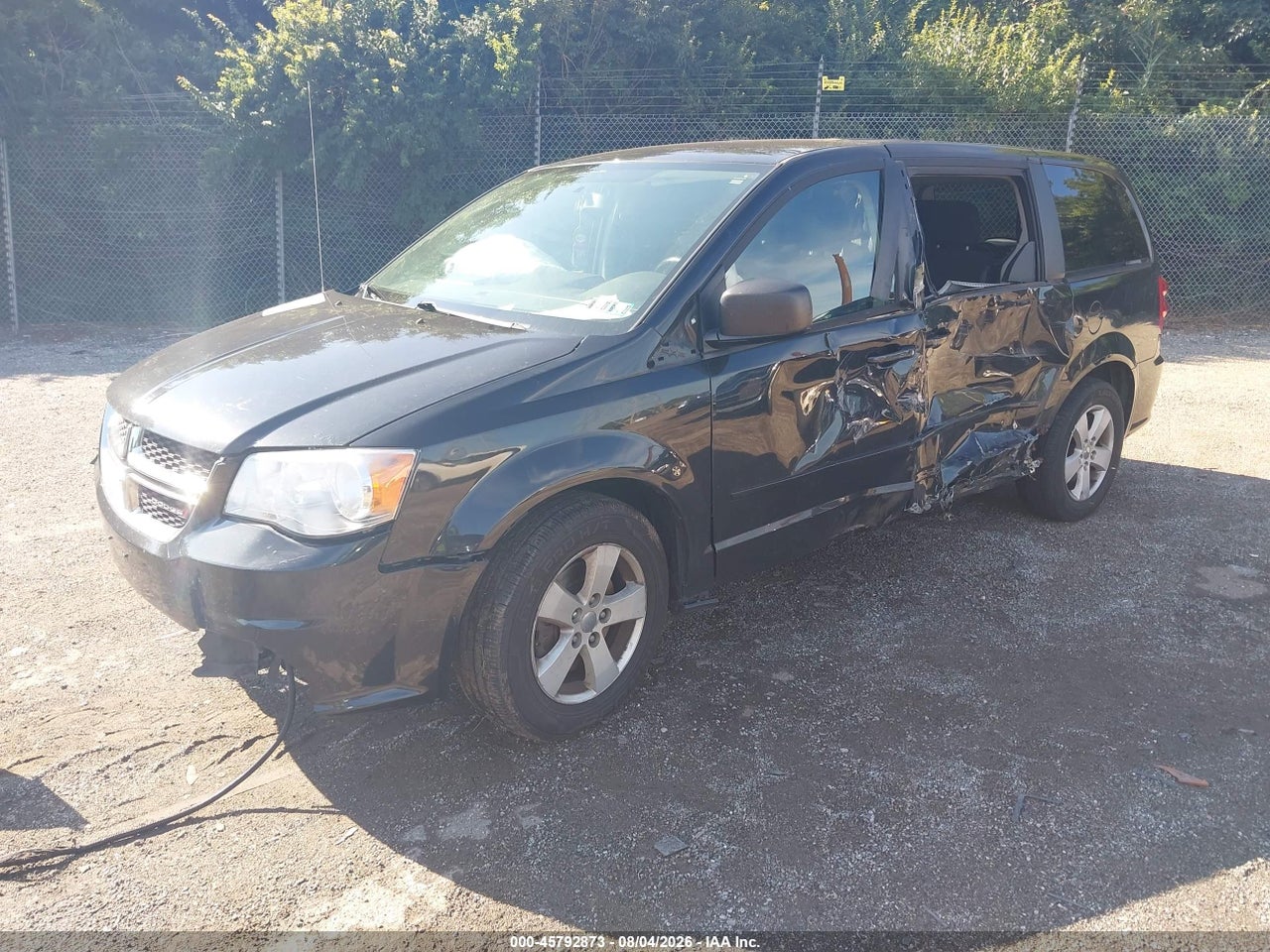 2013 DODGE GRAND CARAVAN SE · 2/12
