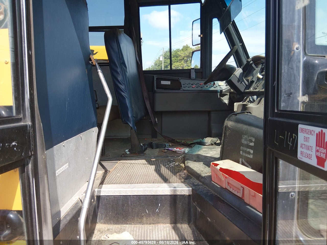 2009 FREIGHTLINER CHASSIS B2B · 5/12