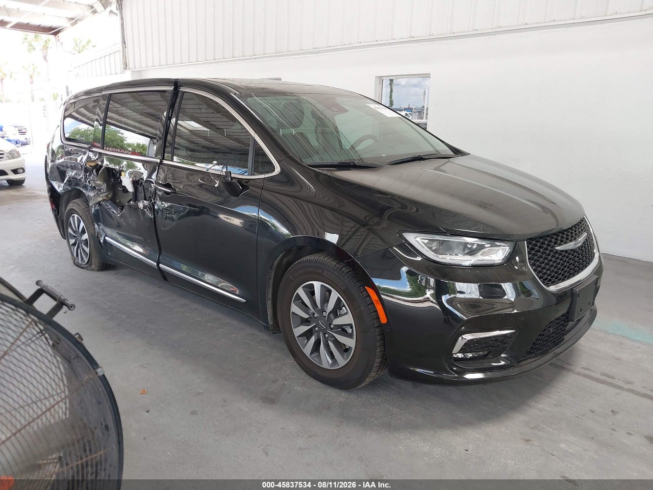 2C4RC1S73NR****** · 2022 CHRYSLER PACIFICA HYBRID LIMITED