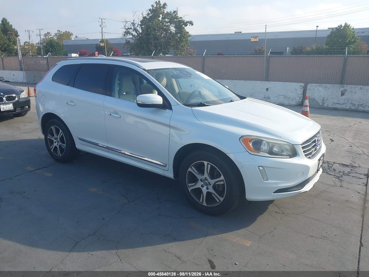 YV4902RK8F2****** · 2015 VOLVO XC60 T6