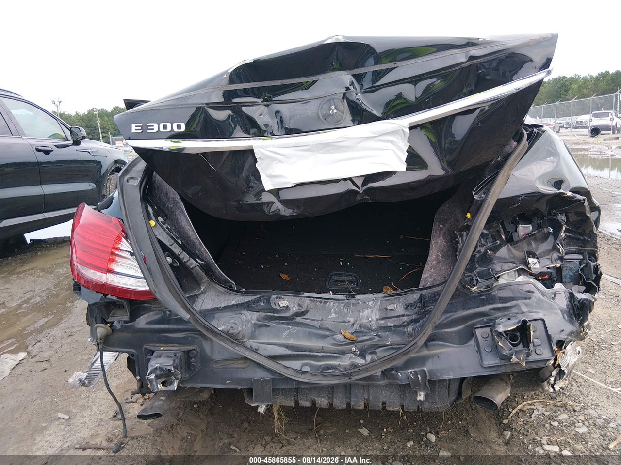 2019 MERCEDES-BENZ E 300 · 6/12