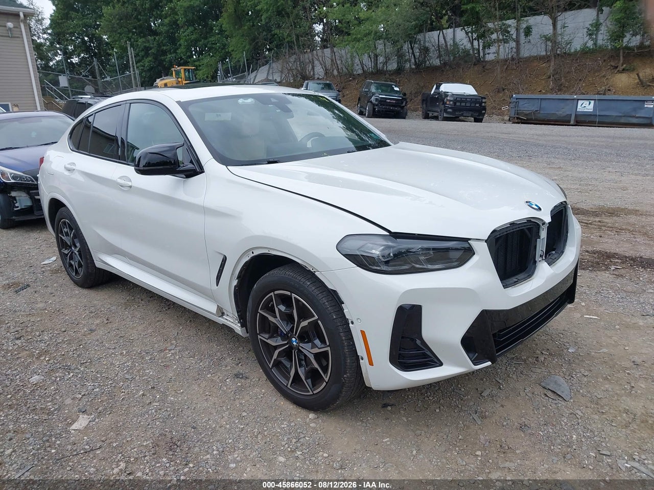 5UX43DT02R9****** · 2024 BMW X4 M40I