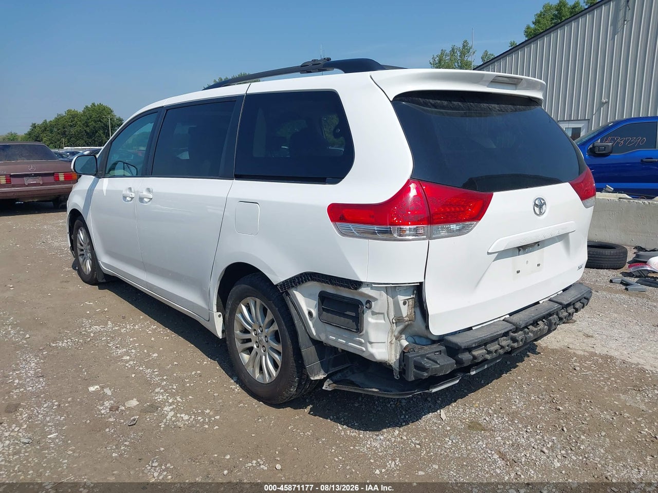 2013 TOYOTA SIENNA XLE V6 8 PASSENGER · 3/12