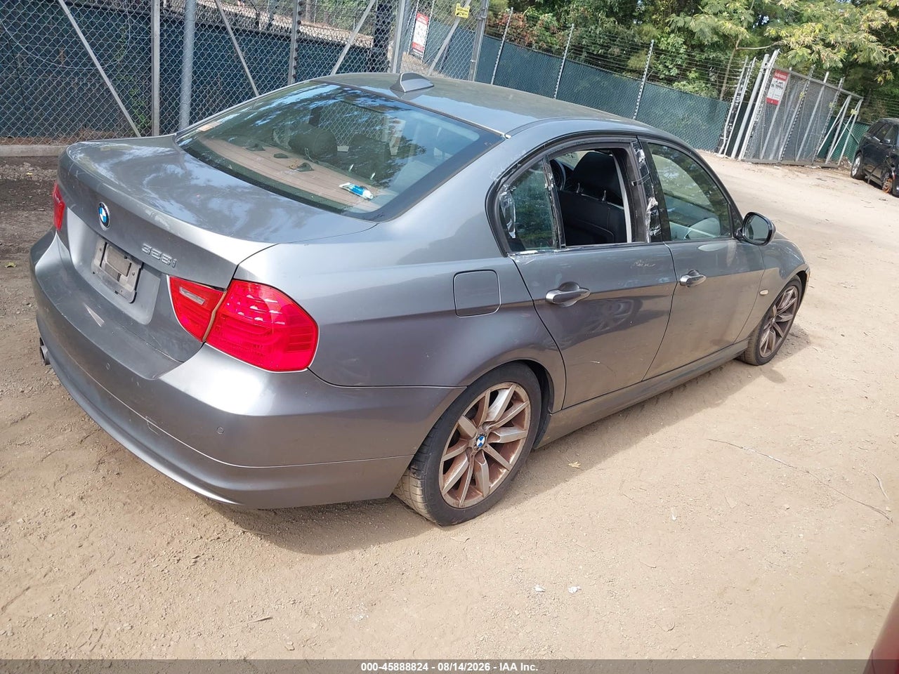 2009 BMW 328I   · 4/12
