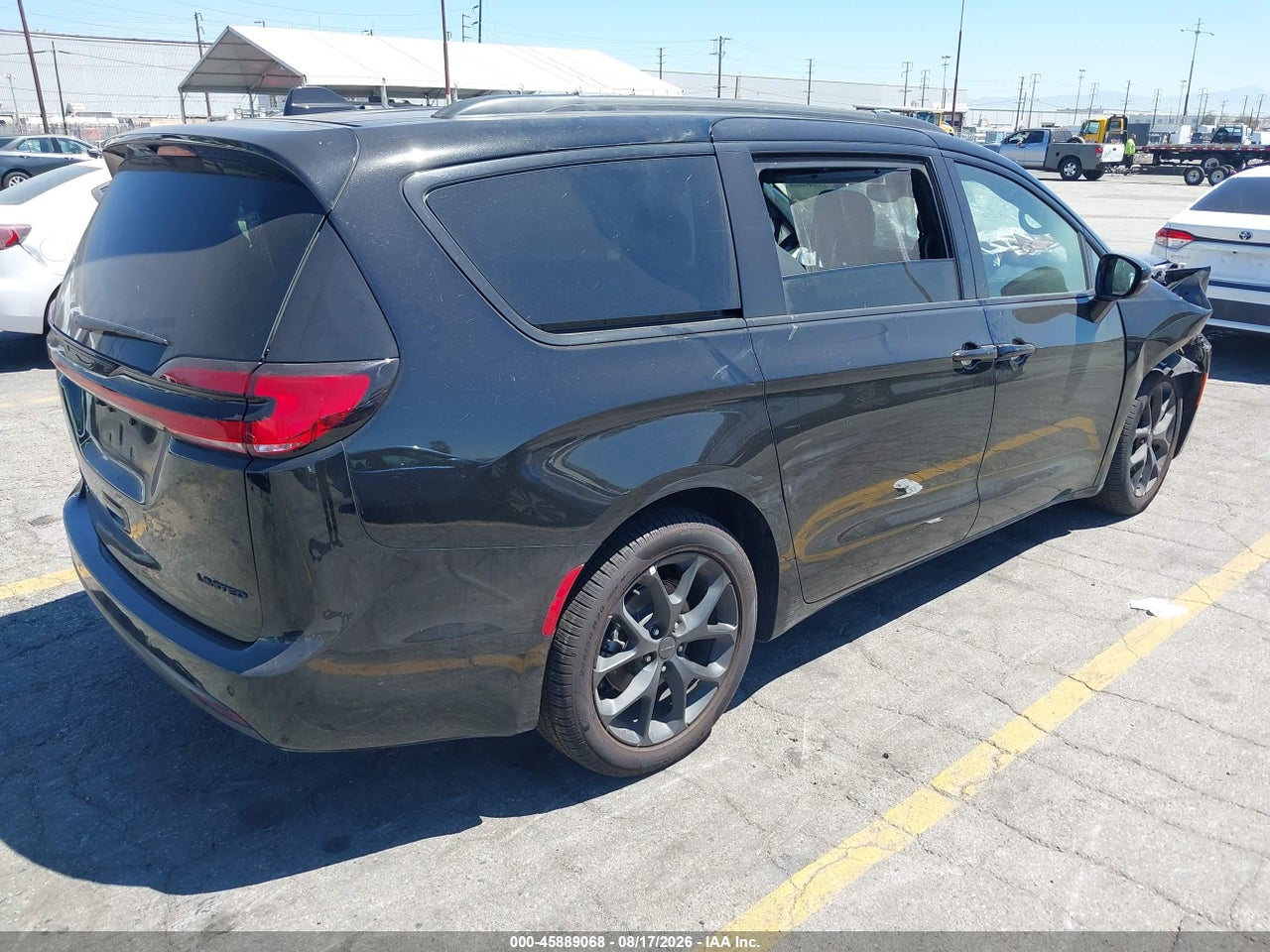 2027 CHRYSLER PACIFICA LIMITED · 4/12