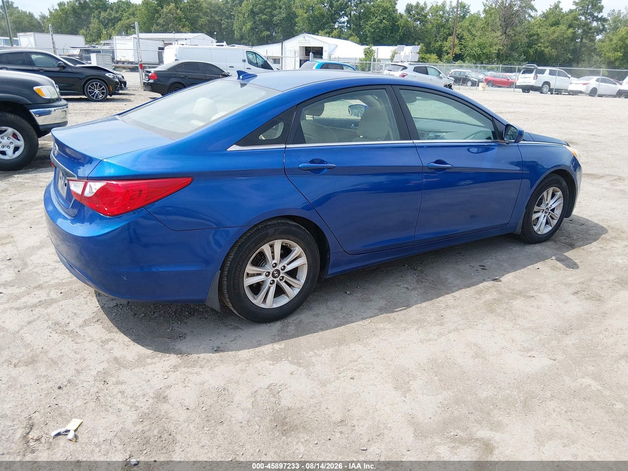 2013 HYUNDAI SONATA GLS · 4/12