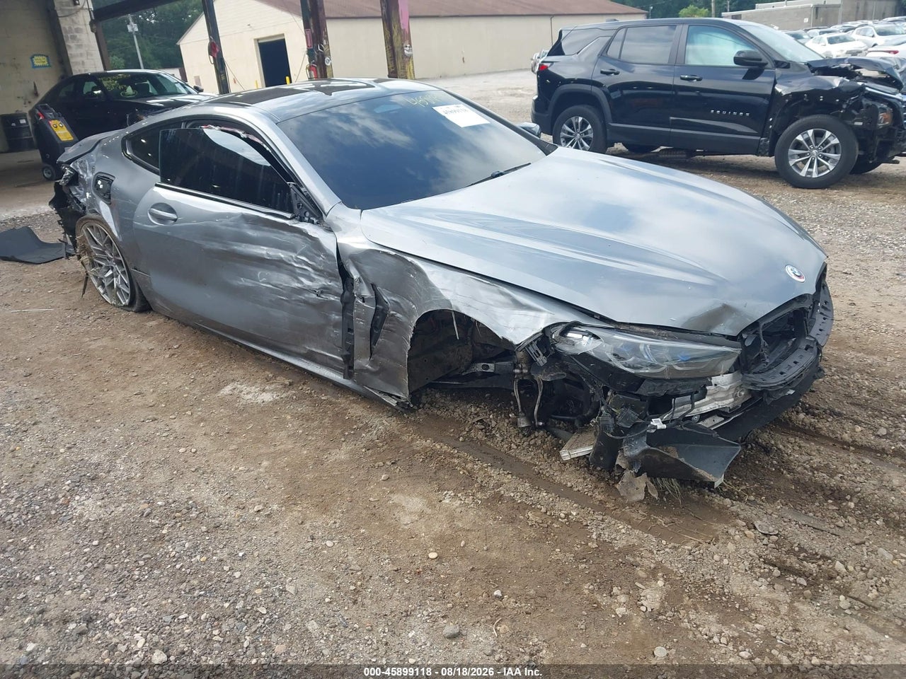 2023 BMW M8