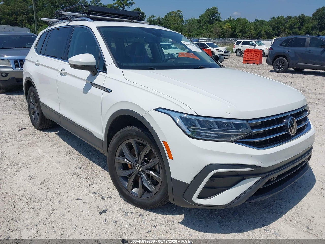3VV2B7AX8NM****** · 2022 VOLKSWAGEN TIGUAN 2.0T SE