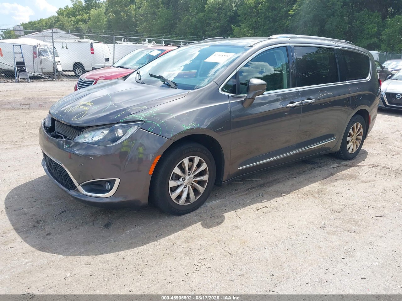 2019 CHRYSLER PACIFICA TOURING L · 2/12