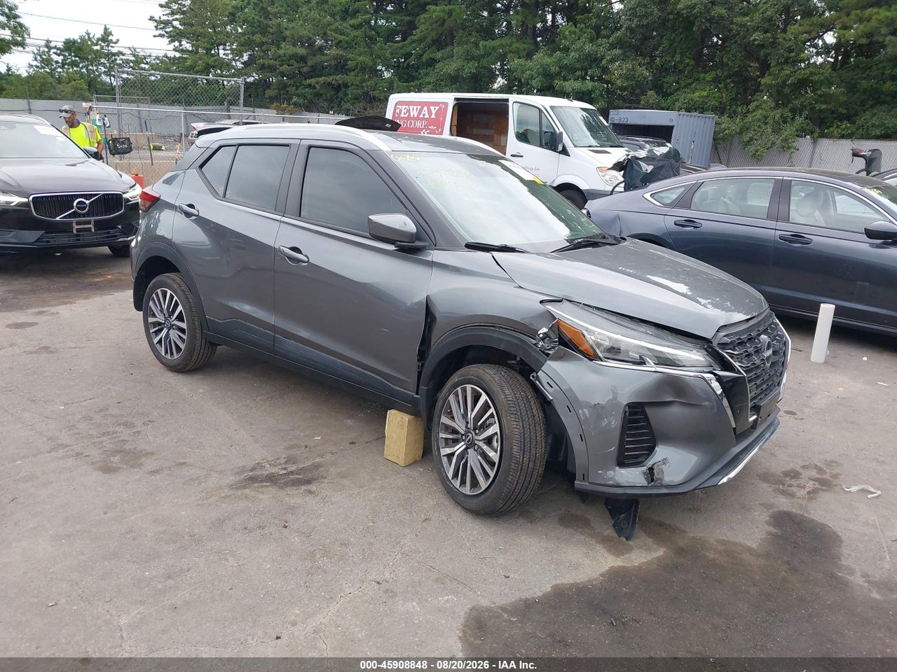 2023 Nissan Kicks