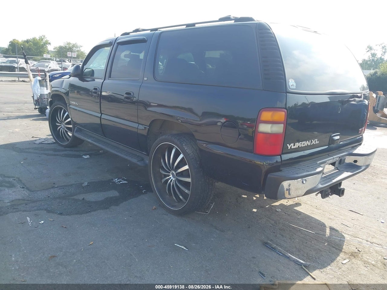 2002 GMC YUKON XL 1500 SLT · 3/12