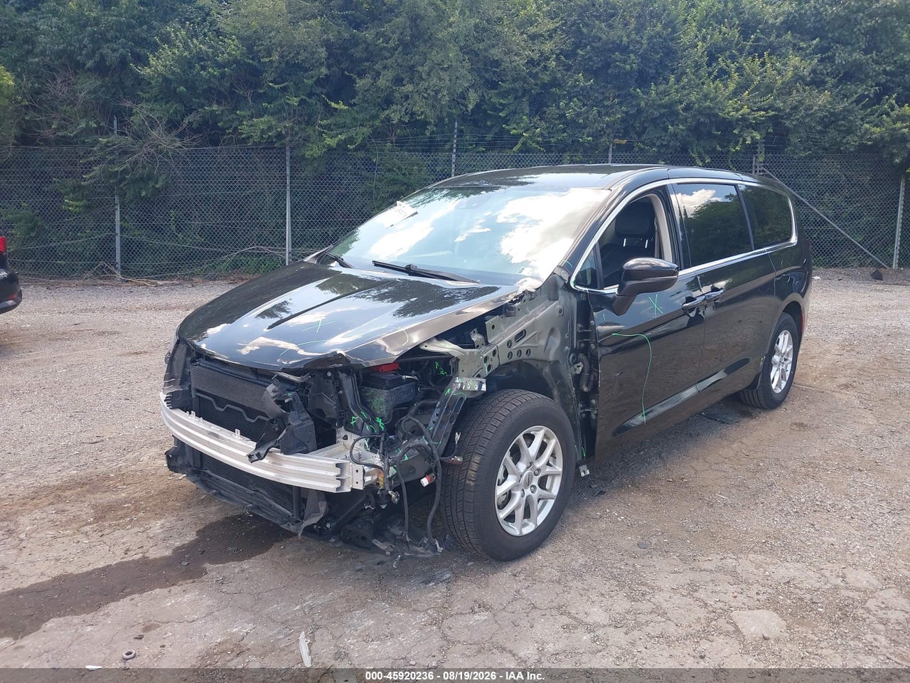 2023 CHRYSLER PACIFICA TOURING L · 2/12