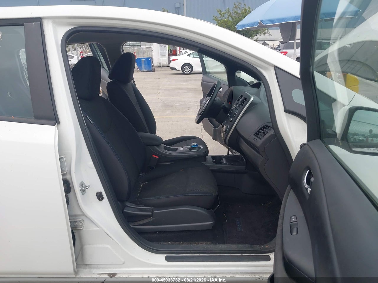 2013 NISSAN LEAF S · 5/12