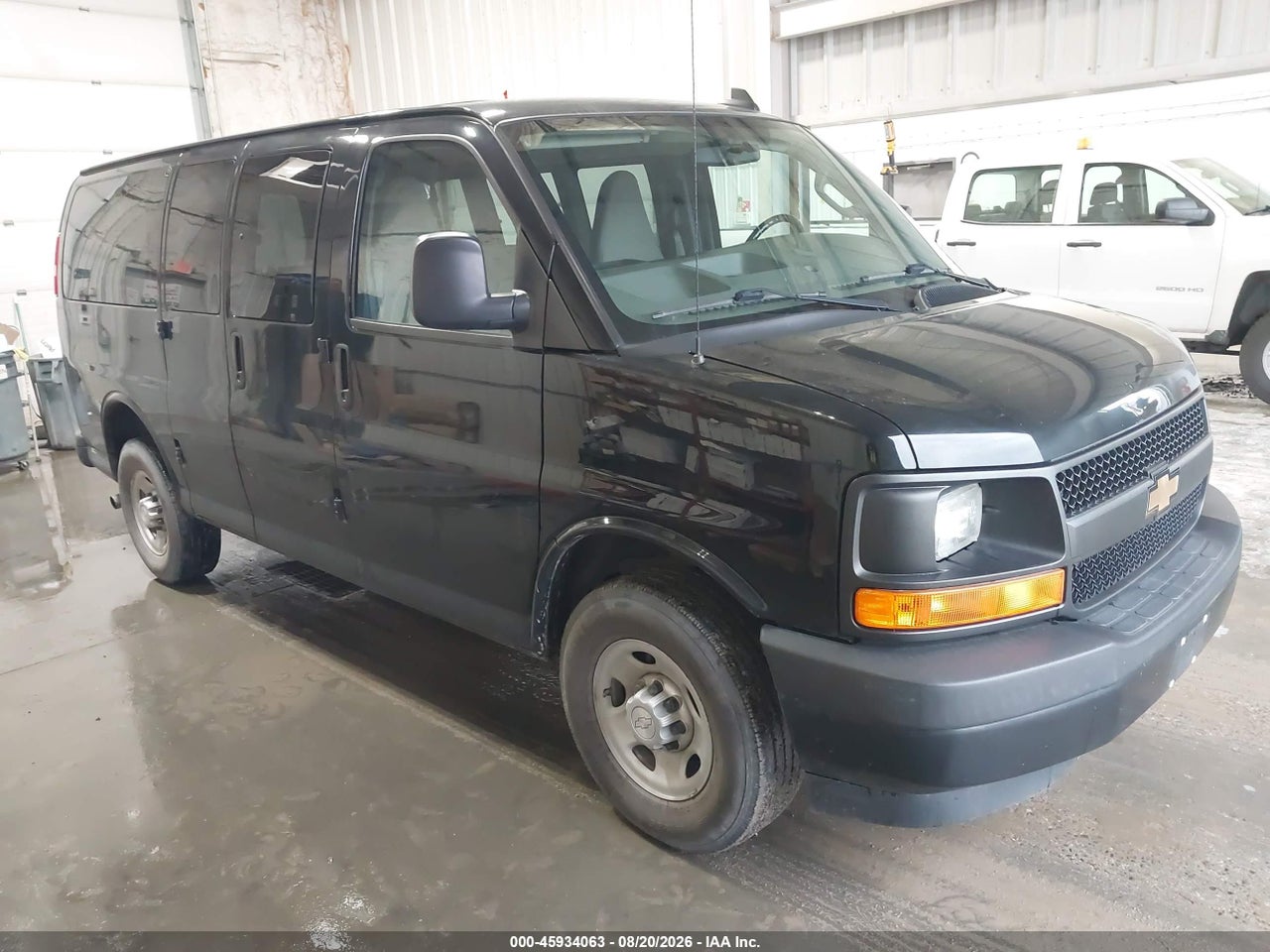 1GNWGEFGXH1****** · 2017 CHEVROLET EXPRESS 2500 LS