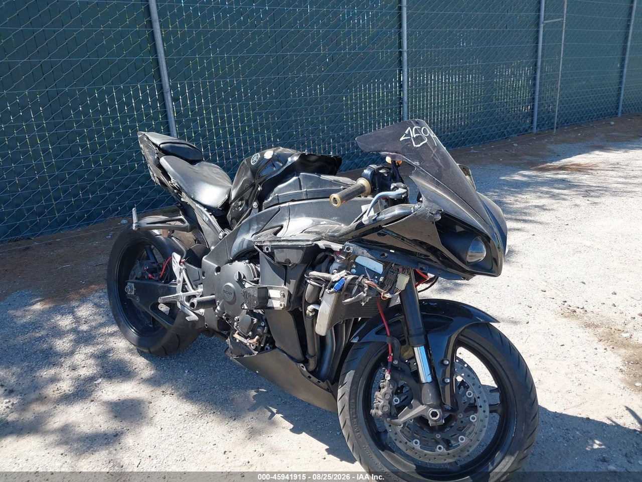 2011 YAMAHA YZFR1