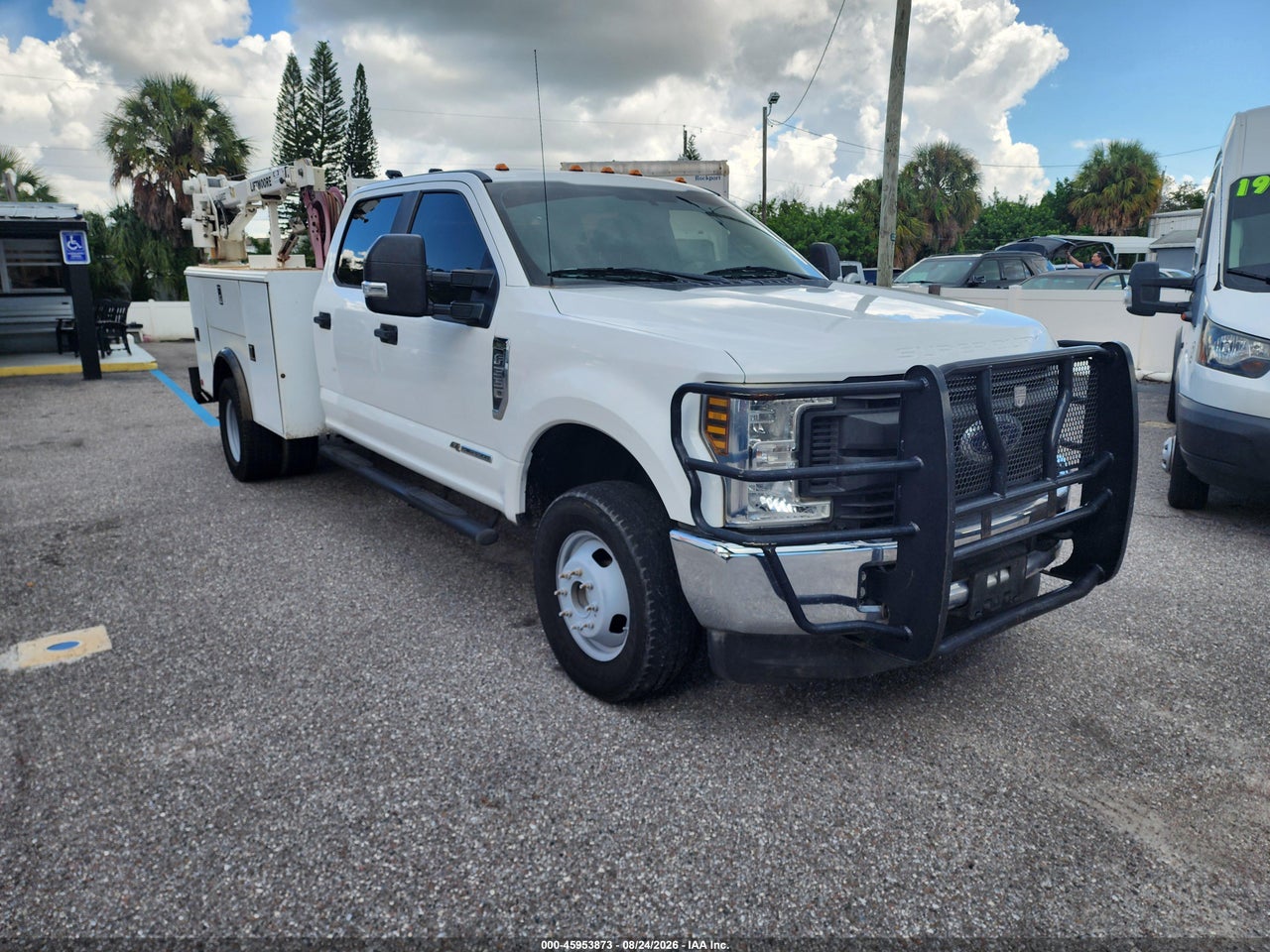 1FT8W3DT4KE****** · 2019 FORD F-350 XL