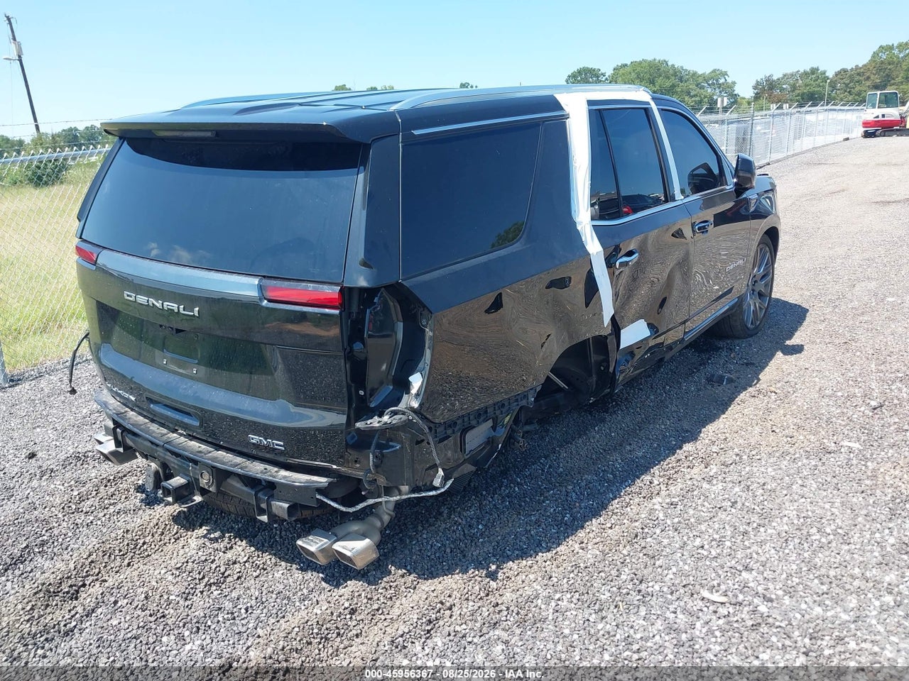 2026 GMC YUKON 4WD DENALI ULTIMATE · 4/12