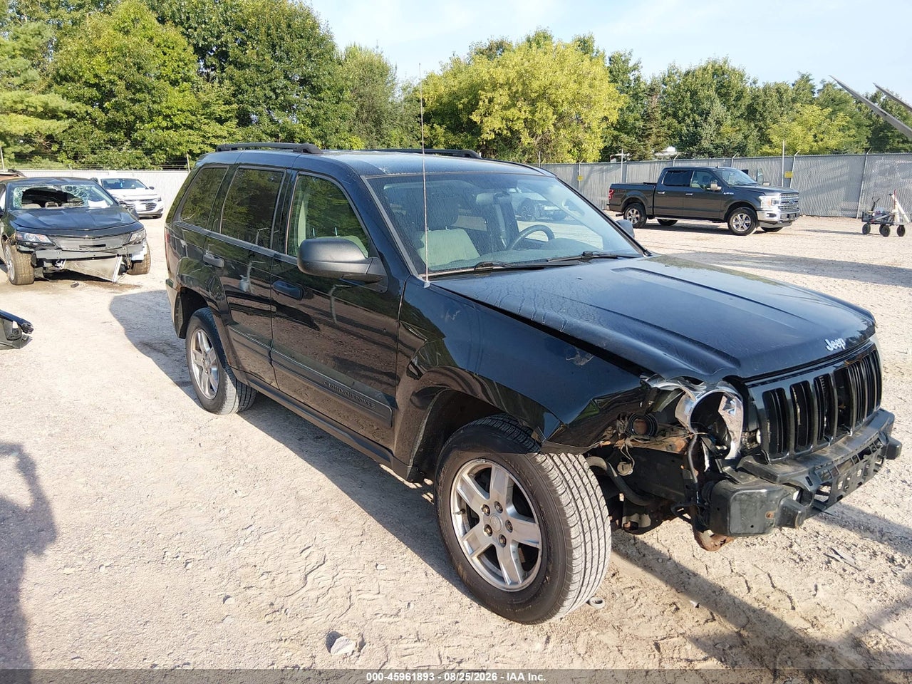 1J4GR48K86C****** · 2006 JEEP GRAND CHEROKEE LAREDO