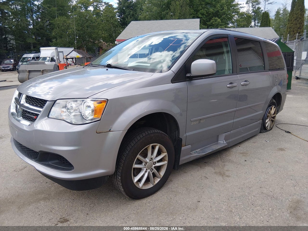 2013 DODGE GRAND CARAVAN SXT · 2/12