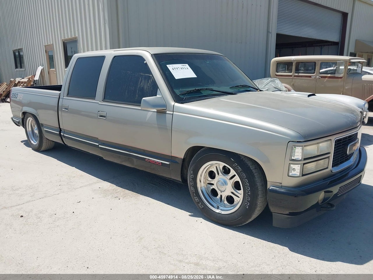 2000 CHEVROLET C2500 · 1/12