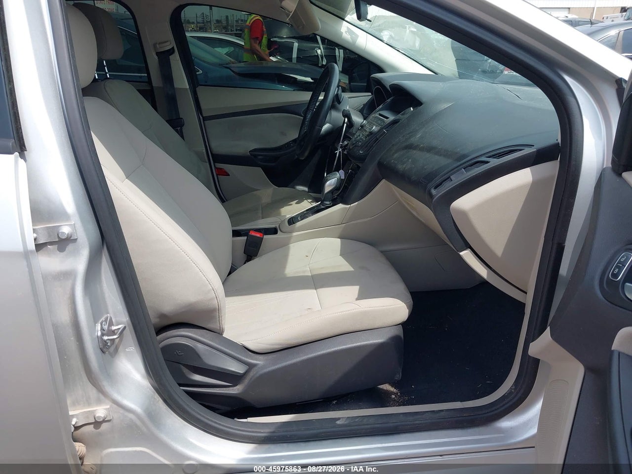 2015 FORD FOCUS SE · 5/12