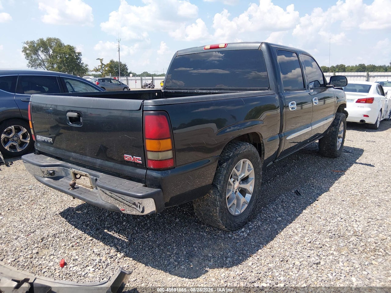 2005 GMC SIERRA 1500 SLT · 4/10