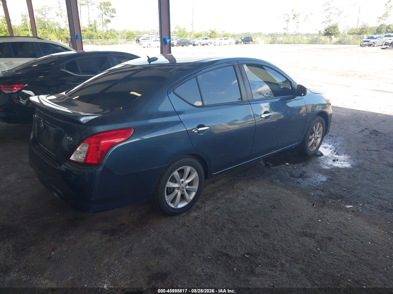 2017 NISSAN VERSA 1.6 SL · 4/11