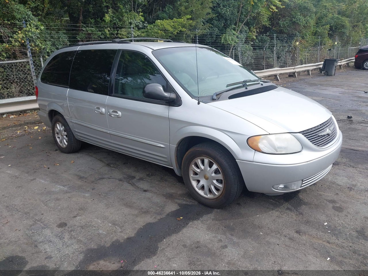 2002 Chrysler Town & Country