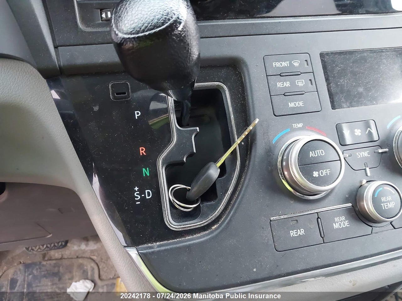 2016 TOYOTA SIENNA SE V6  thumbnail 12