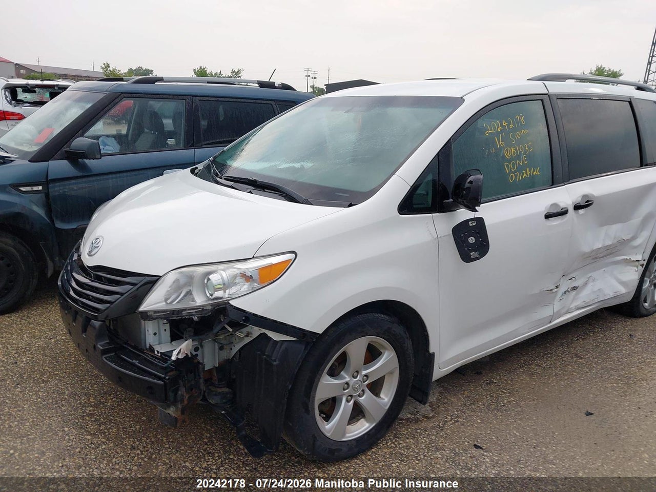2016 TOYOTA SIENNA SE V6  thumbnail 7
