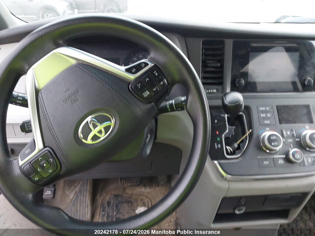 2016 TOYOTA SIENNA SE V6  thumbnail 8