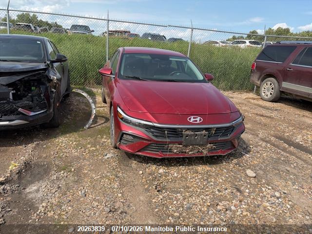 2025 HYUNDAI ELANTRA PREFERRED thumbnail 3