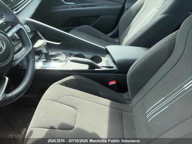 2025 HYUNDAI ELANTRA PREFERRED thumbnail 6