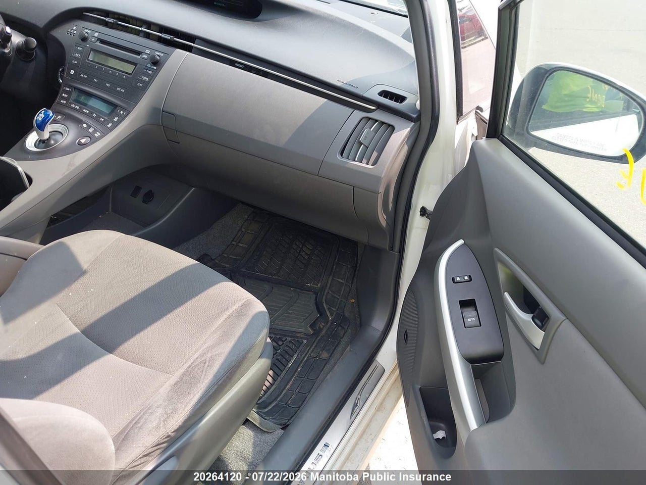 2010 TOYOTA PRIUS thumbnail 6