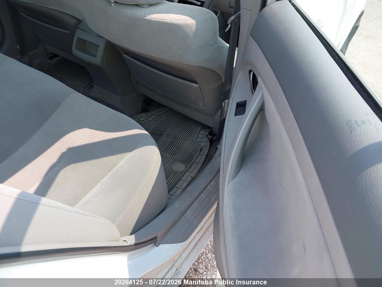 2009 TOYOTA CAMRY LE thumbnail 8