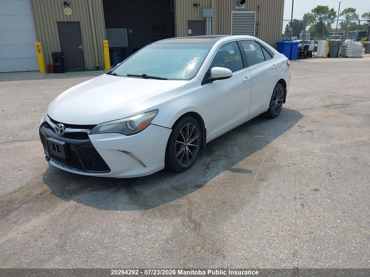 2015 TOYOTA CAMRY XSE thumbnail 3
