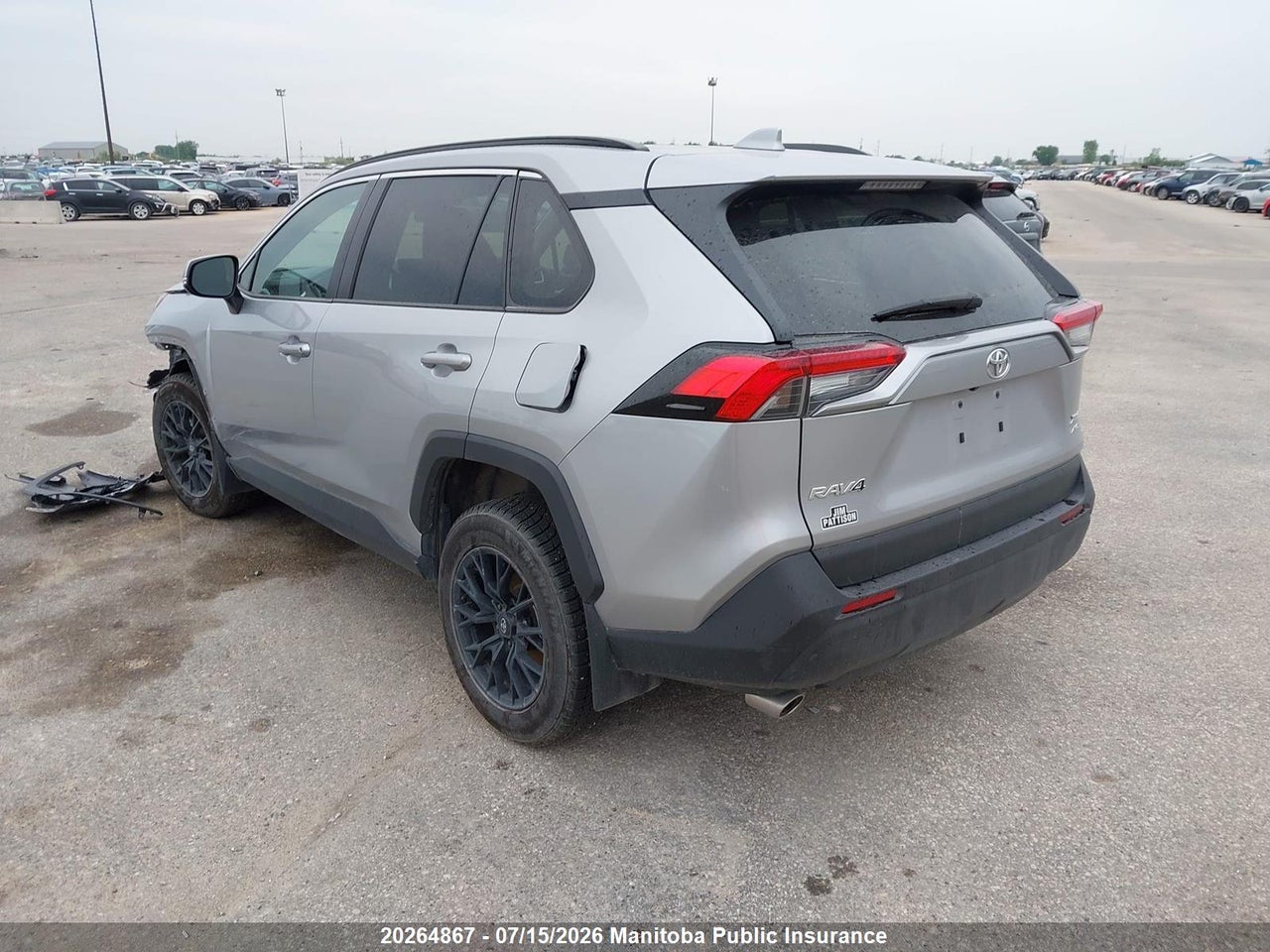 2024 TOYOTA RAV4 XLE thumbnail 4