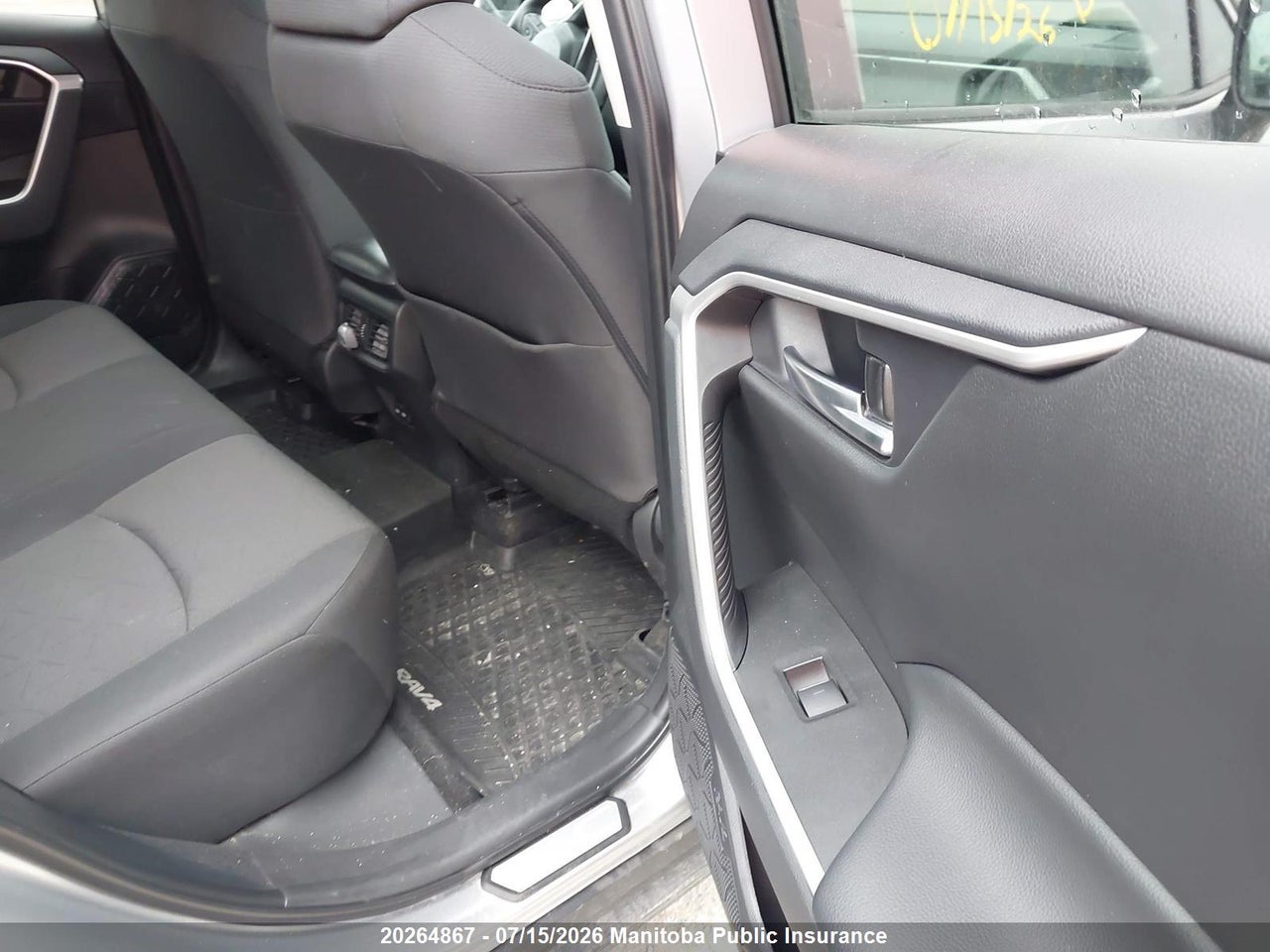 2024 TOYOTA RAV4 XLE thumbnail 9