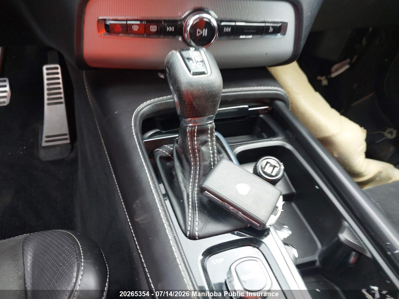 2016 VOLVO XC90 T6 thumbnail 12