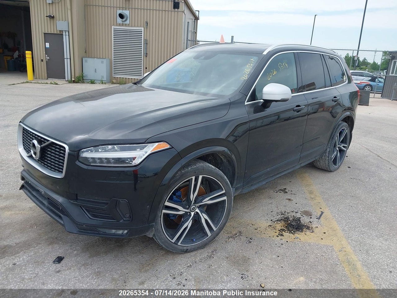 2016 VOLVO XC90 T6 thumbnail 3
