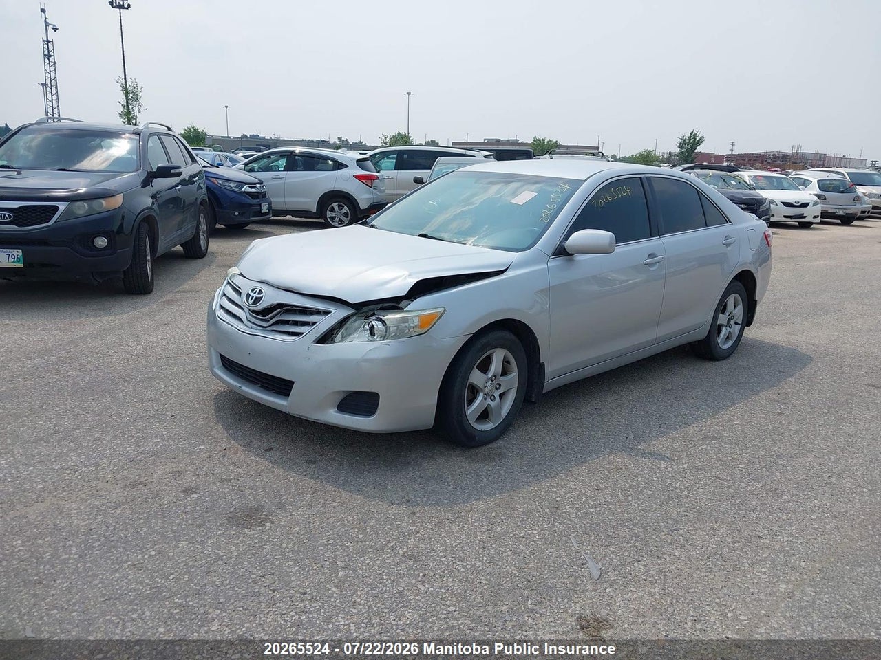 2011 TOYOTA CAMRY LE thumbnail 3