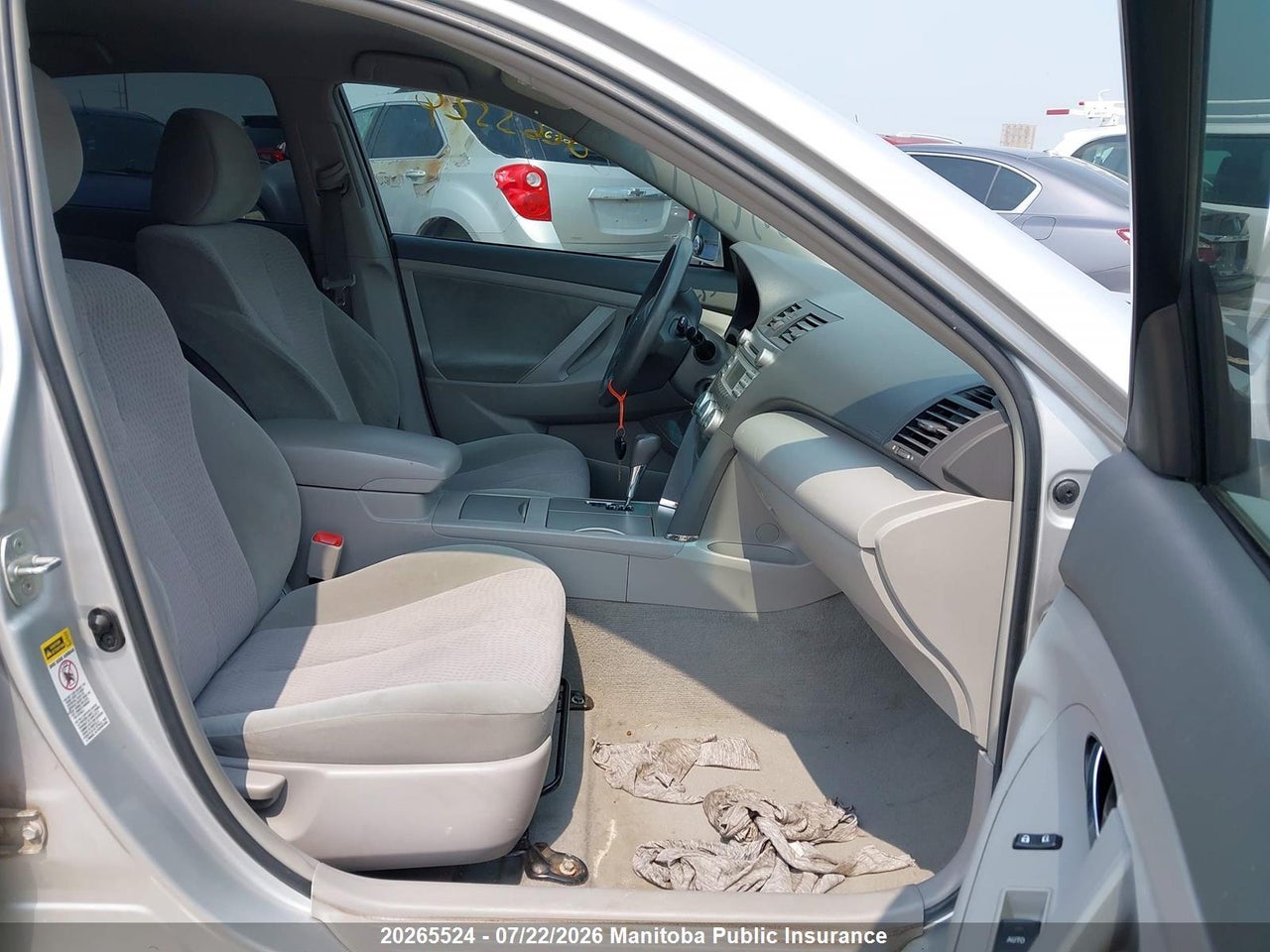 2011 TOYOTA CAMRY LE thumbnail 6