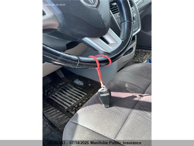 2011 DODGE GRAND CARAVAN SXT thumbnail 6