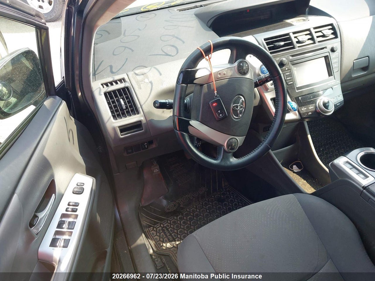 2014 TOYOTA PRIUS V thumbnail 12