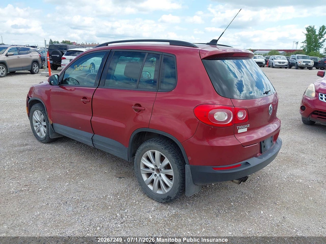 2011 VOLKSWAGEN TIGUAN 2.0 TSI thumbnail 4