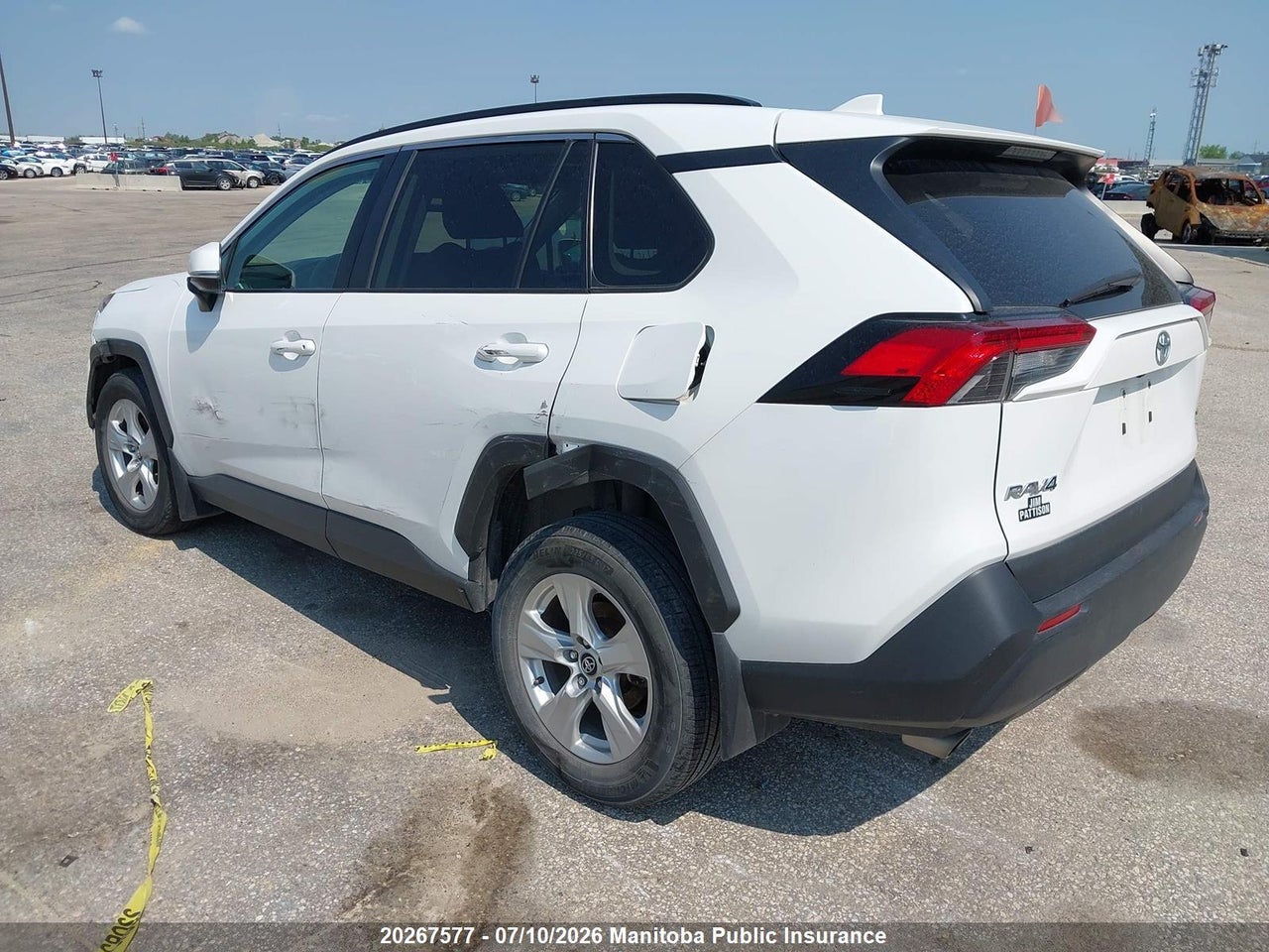 2019 TOYOTA RAV4 XLE thumbnail 4